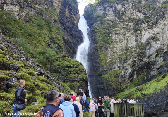 Stalheimsfossen – niezwykły wodospad w Norwegii. Atrakcja w okolicach Gudvangen