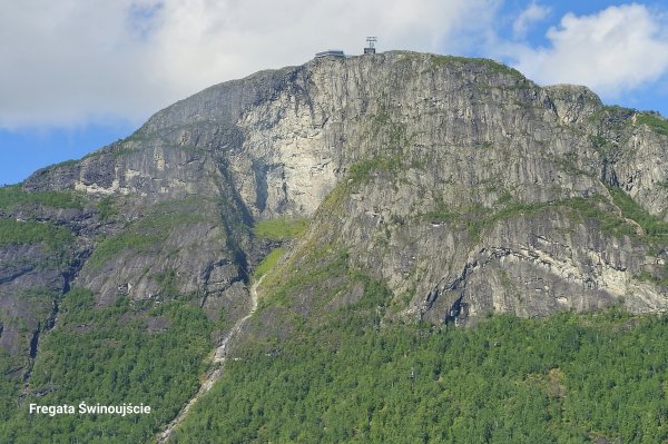 Loen Skylift – niezwykła kolejka w Norwegii. Z fiordu na szczyt Hoven w kilka minut